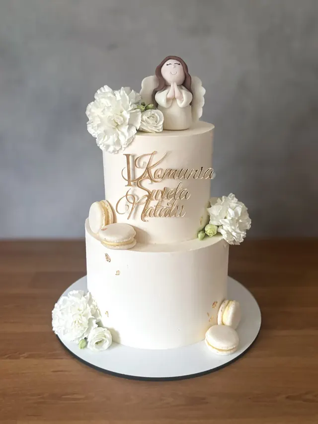 Tort komunijny z makaronikami